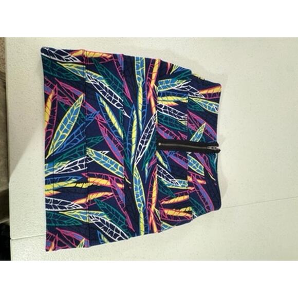 "NOLLIE" VINTAGE 80's Style Mini Skirt Size XSM Back Zipper Sexy Night Club - Picture 5 of 6